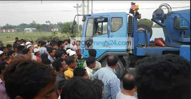 গাজীপুরে ট্রাক উল্টে নিহত ২