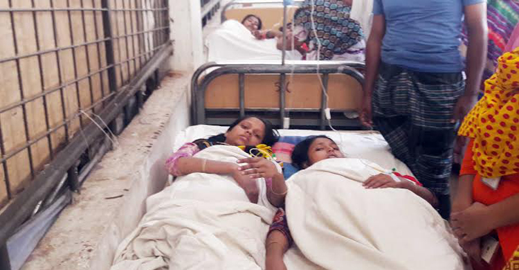 গাজীপুরে পোশাক কারখানায় ২৫ শ্রমিক অসুস্থ, কারখানা ছুটি