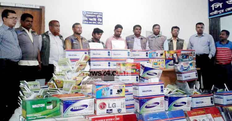 গাজীপুরে নকল ইলেকট্রনিক্স পণ্যের কারখানার সন্ধান