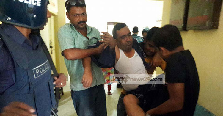 আখ কাটাকে কেন্দ্র করে তীরবিদ্ধ ৯ পুলিশ 