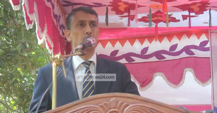 ‘সাঁওতালদের বিষয়ে উদ্বিগ্ন প্রধান বিচারপতি’