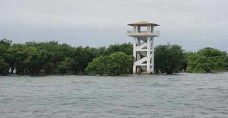 টাঙ্গুয়ার হাওরে নৌকাডুবিতে নিখোঁজ ৩