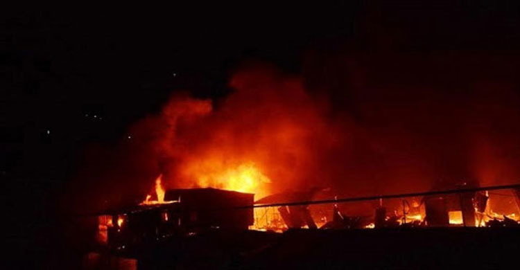 নির্বাহী ম্যাজিস্ট্রেটের বাসায় দুর্বৃত্তদের আগুন