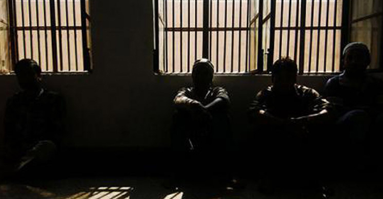 ভুয়া পরিচয়ে চাকরি নিতে আসায় ৩ জনের কারাদণ্ড