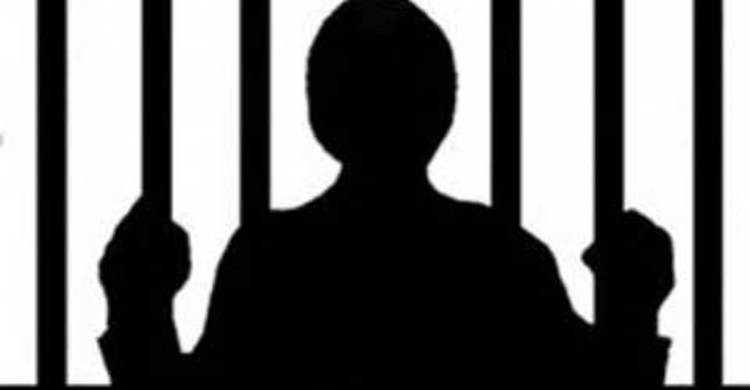 কলেজছাত্রীকে এসিড নিক্ষেপের দায়ে দুইজনের কারাদণ্ড