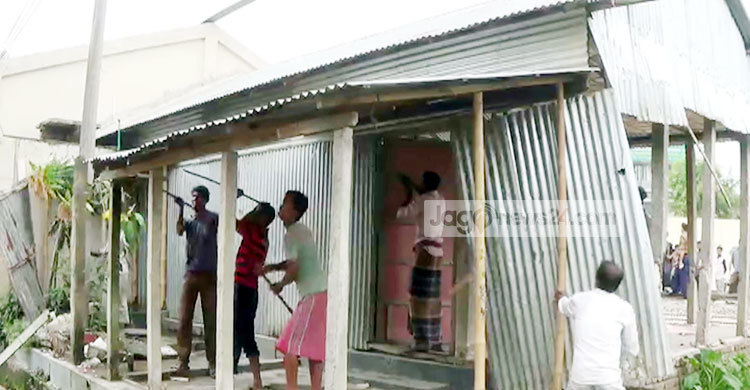 জামালপুরে রেলের জমি থেকে অবৈধ স্থাপনা উচ্ছেদ