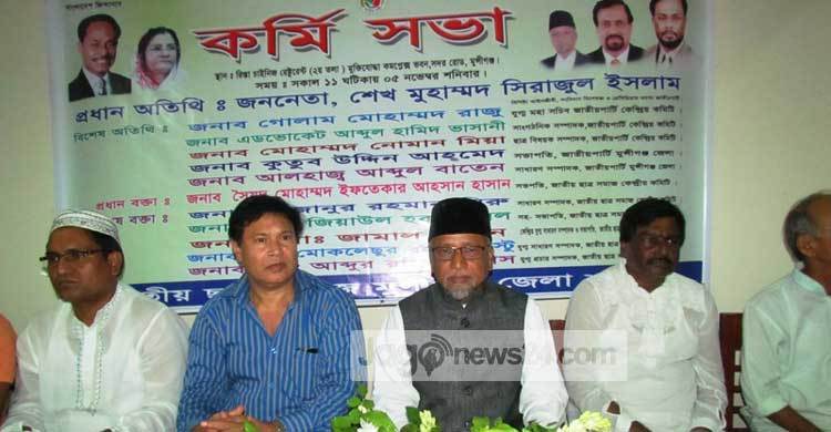 ‘ছাত্ররা দলীয় ক্যাডার হয়ে গেছে’