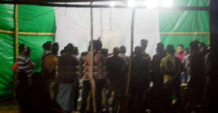 সিরাজগঞ্জে যাত্রাপালার নামে চলছে অশ্লীল নৃত্য