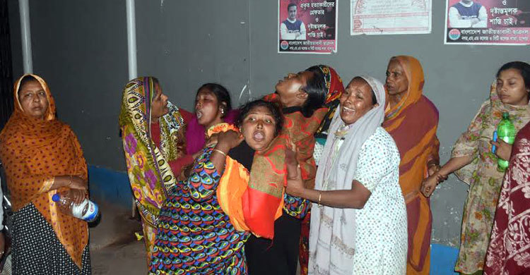 চৌগাছায় পিকনিকের বাস উল্টে নিহত ৪, আহত ৩০