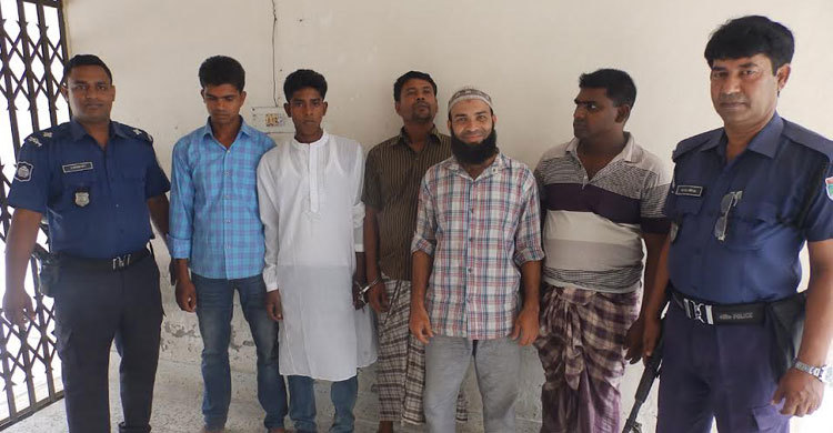 ঝিনাইদহে পুলিশের অভিযানে গ্রেফতার ৬৪