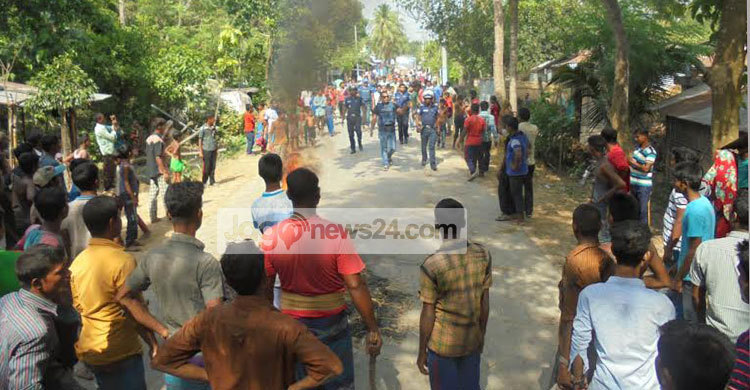 ফেন্সিডিল রেখে আটকের চেষ্টা, দুই পুলিশ কর্মকর্তাকে ধাওয়া