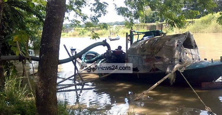 পালরদী নদে চলছে বালু উত্তোলনের হিড়িক