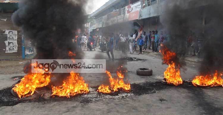 পাকুন্দিয়ায় চলছে সকাল-সন্ধ্যা হরতাল