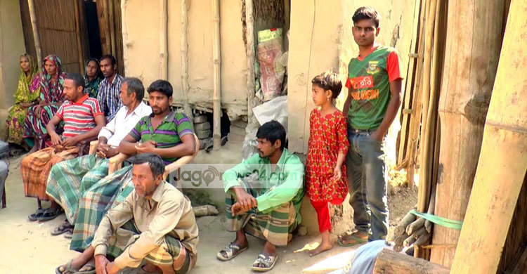 কুষ্টিয়ায় ১১ পরিবার একঘরে
