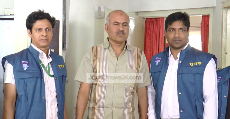 কুষ্টিয়ায় ভূমি কর্মকর্তা গ্রেফতার