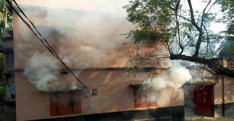 জাসদ কার্যালয়ে আগুন : আ.লীগের ৬১ নেতাকর্মীর নামে মামলা