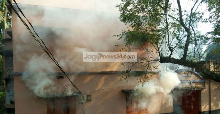 প্রকাশ্যে আ.লীগ নেতাকে কুপিয়ে হত্যা