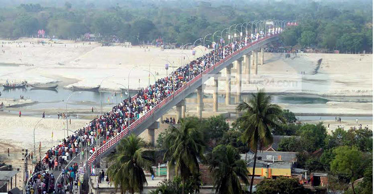 কুষ্টিয়ায় স্বপ্নের সেতু দিয়ে পারাপার শুরু