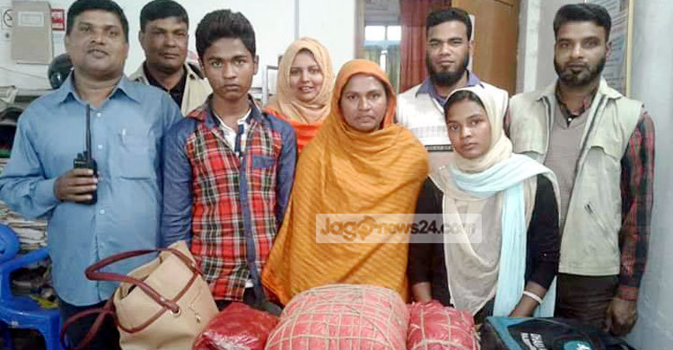 গাঁজাসহ মা-মেয়ে ও ছেলে আটক
