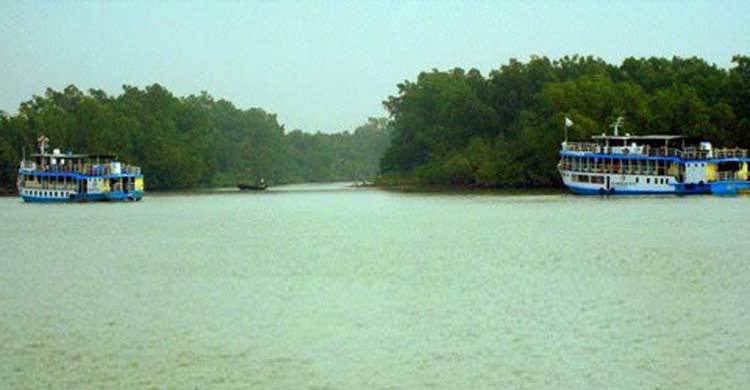 Fire on tourist launch in Sundarban