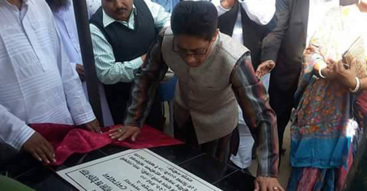 অবশেষে রায়পুর-হায়দরগঞ্জ সড়ক সংস্কার কাজের উদ্বোধন