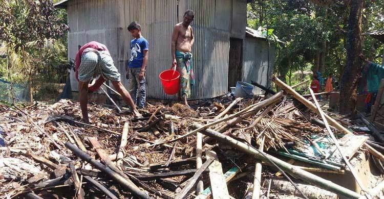 শিবচরে আগুনে তিন বসতঘর ভস্মীভূত