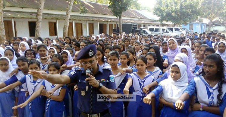 ইভটিজিং রুখে দেয়ার শপথ নিলো শিক্ষার্থীরা