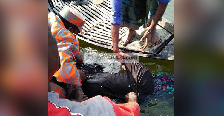 মির্জাপুরে নৌকাডুবিতে একই পরিবারের তিনজনের মৃত্যু