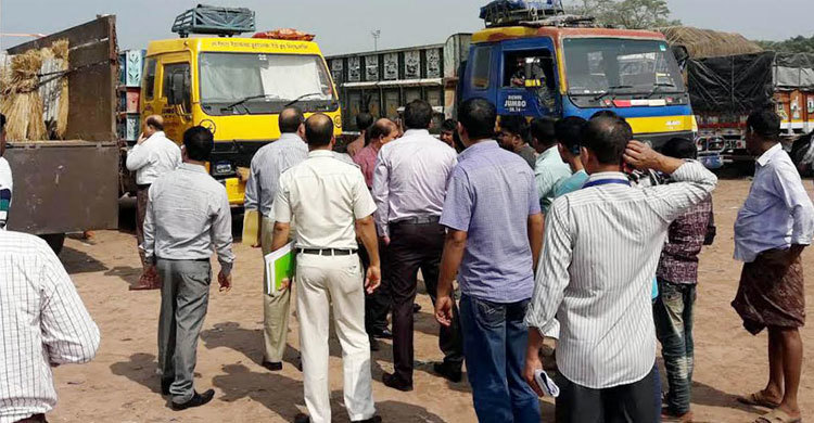 শুল্ক ফাঁকির অভিযোগে ১০ ট্রাক মার্বেল ও গ্রানাইট আটক