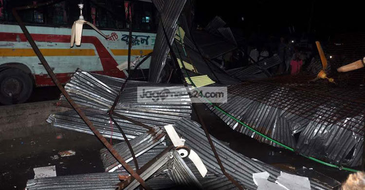 নারায়ণগঞ্জে কালবৈশাখী ঝড়ের তাণ্ডব