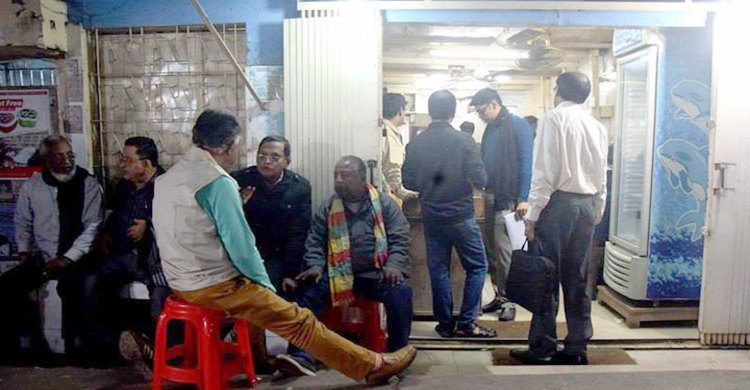 নির্বাচনী ঝড় এখন চায়ের কাপেও