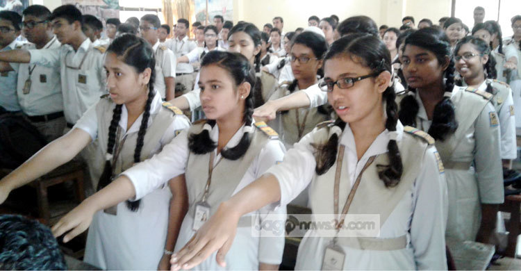 ইভটিজিং প্রতিরোধে শপথ নিল শিক্ষার্থীরা