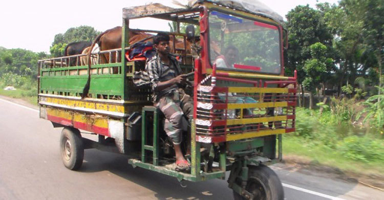 পাবনায় মহাসড়কে নছিমন-করিমন বন্ধের দাবি