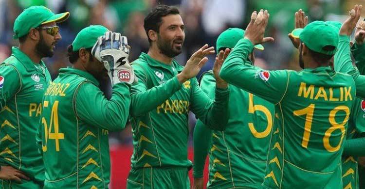 Pakistan choose to field first against England