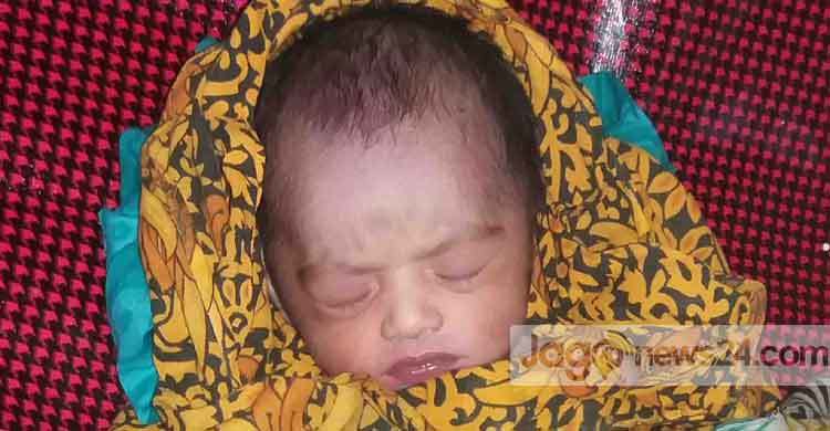 কুড়িয়ে পাওয়া শিশুটির দায়িত্ব নিলেন ওসি