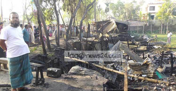 পটুয়াখালীতে  আগুনে ১১ দোকান ভস্মিভূত