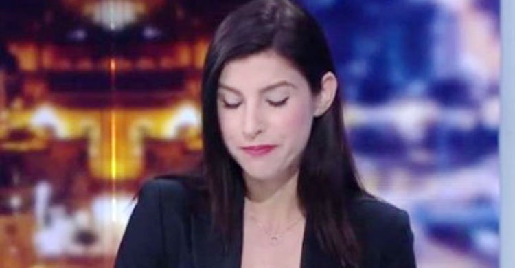 Anchor breaks down on air while reading news 