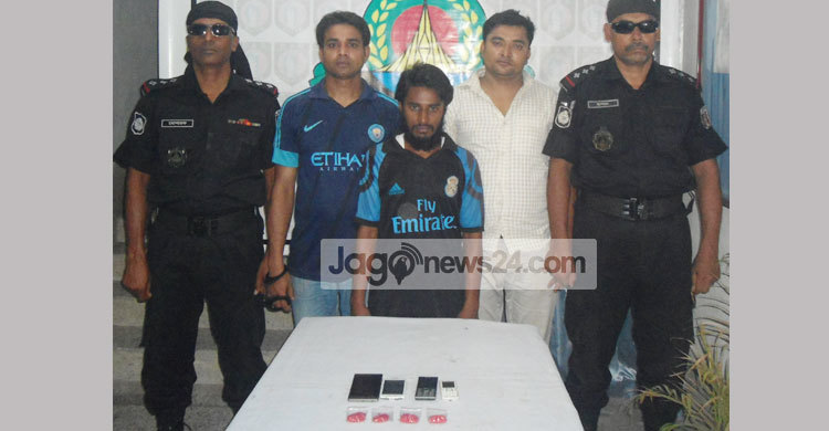 কুষ্টিয়ায় ইয়াবাসহ ৩ মাদক ব্যবসায়ী গ্রেফতার