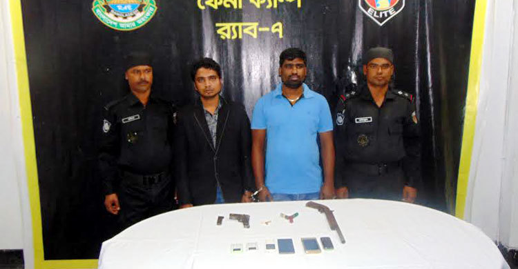 সোনাগাজীতে পিস্তলসহ দুই যুবক গ্রেফতার