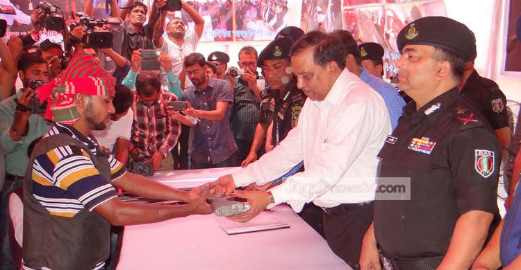 বনদস্যু ছোট রাজু বাহিনীর ১৫ সদস্য কারাগারে