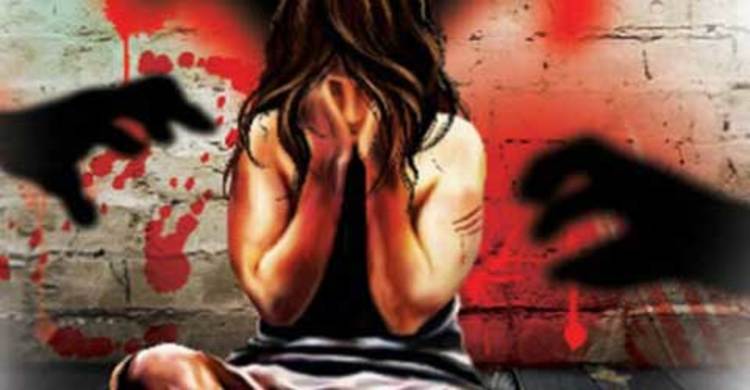 ধর্ষণে সহায়তা করায় মায়ের বিরুদ্ধে মেয়ের মামলা