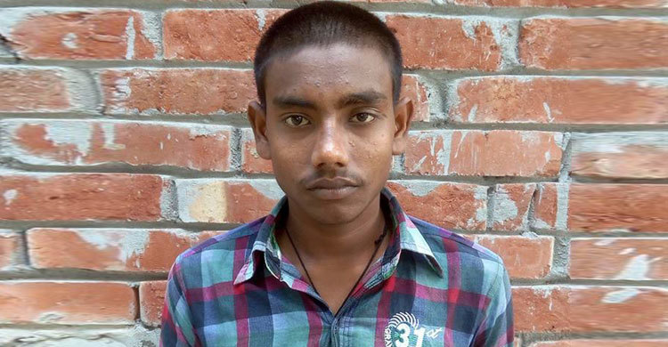 ছেলেকে কিডনি দিতে চেয়েও পারছেন না মা