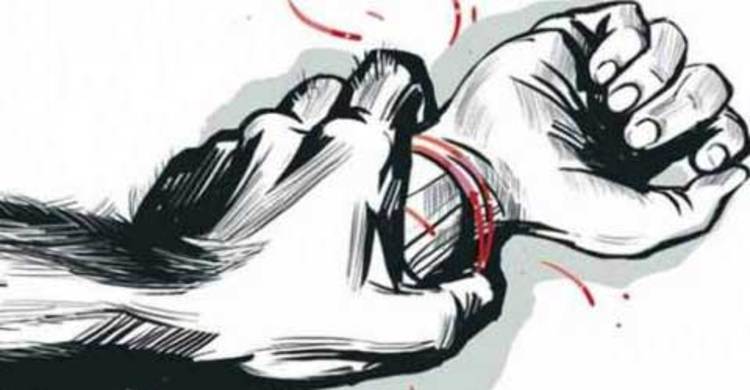 সুন্দরগঞ্জে স্কুলছাত্রী ধর্ষণ : কলেজশিক্ষক গ্রেফতার