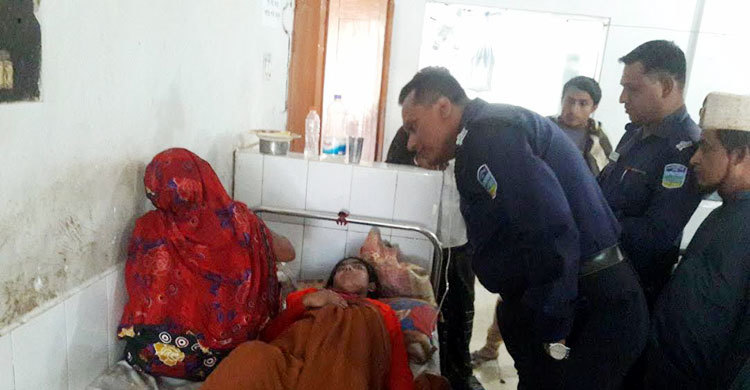 বিয়েতে রাজি না হওয়ায় কিশোরীকে অ্যাসিড নিক্ষেপ