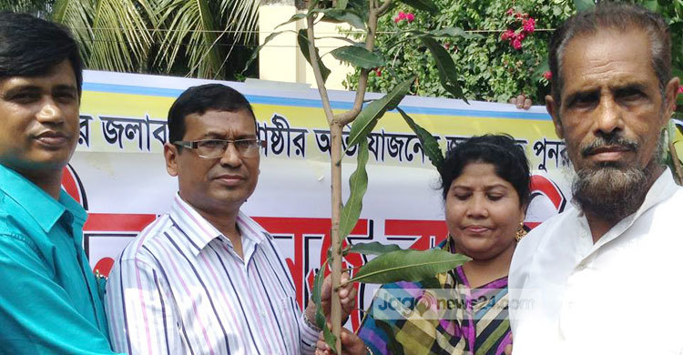 শাসক নয় সেবক হয়ে সেবা দিয়ে যাচ্ছি