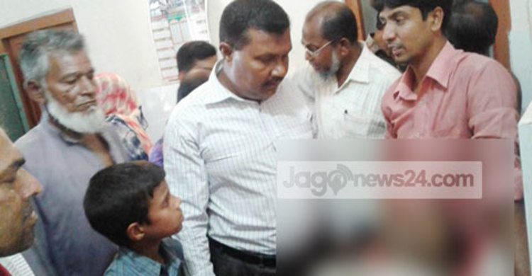 তালায় বিদ্যুৎস্পৃষ্টে শিক্ষক নিহত