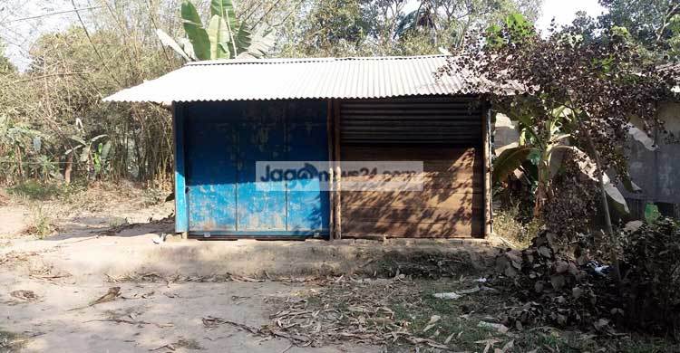 মাকে মারধরের ঘটনায় মামলা নেয়নি পুলিশ