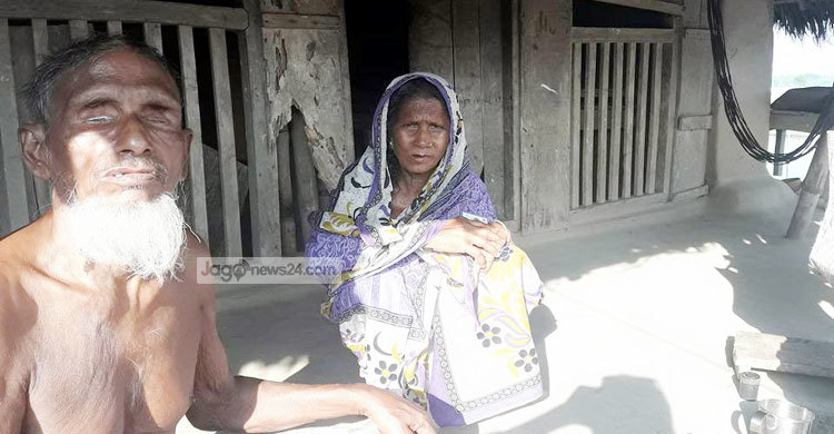 জন্ম থেকে অন্ধ, বয়স ৭৩ তবুও মেলেনি সরকারি কার্ড