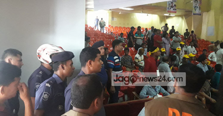 বিএনপির সভায় হঠাৎ পুলিশি হামলার অভিযোগ