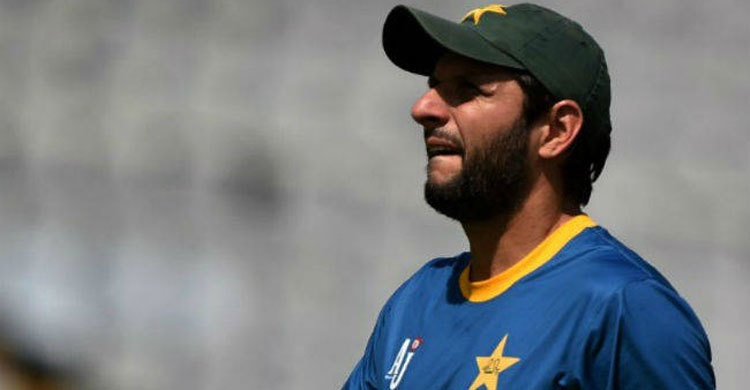 Shahid Afridi announces international retirement